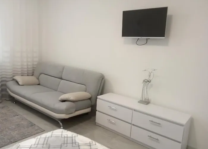 Modern Fresh-New Appartment Near The Park Sofievka