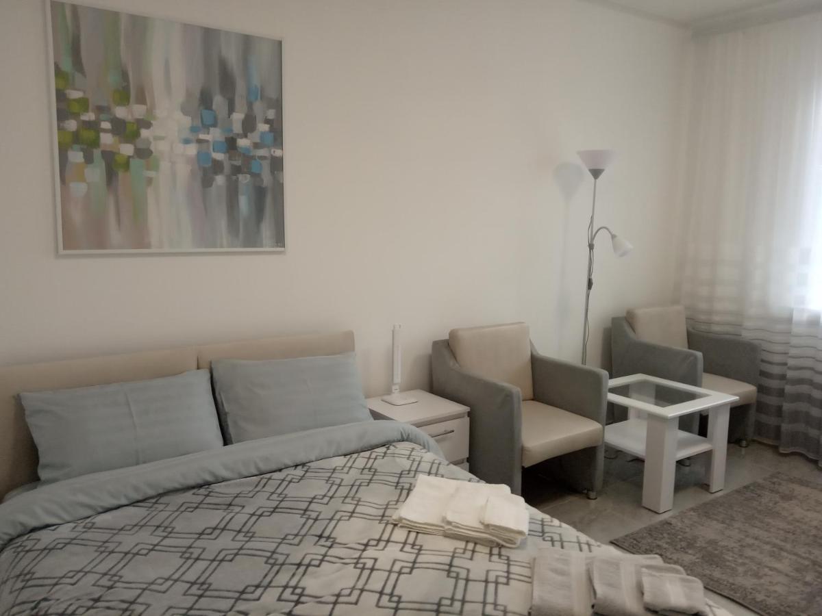 Modern Fresh-new Near The Park Sofievka شقة
